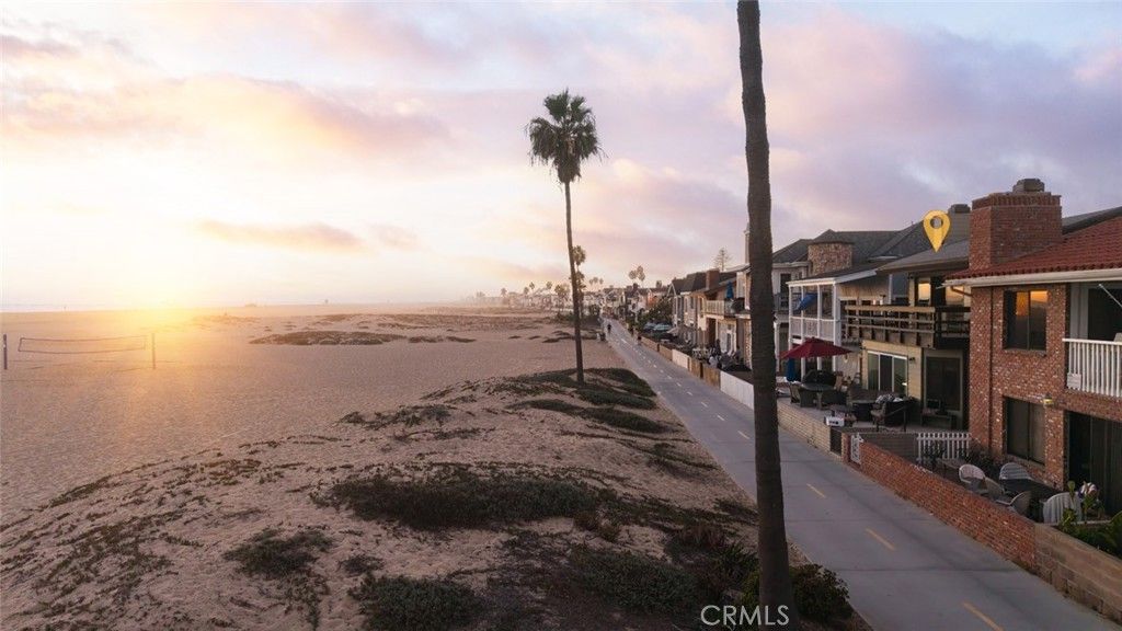 412 E Oceanfront, Newport Beach, CA 92661 — exterior