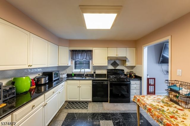 241 Morrissee Ave, Haledon Boro, NJ 07508