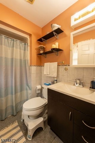 241 Morrissee Ave, Haledon Boro, NJ 07508