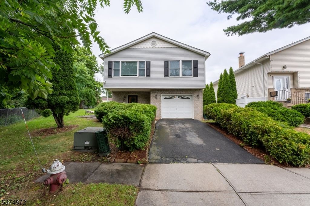 241 Morrissee Ave, Haledon Boro, NJ 07508