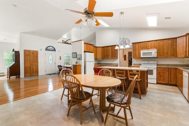 263 Barrett Road, New London, NH 03257