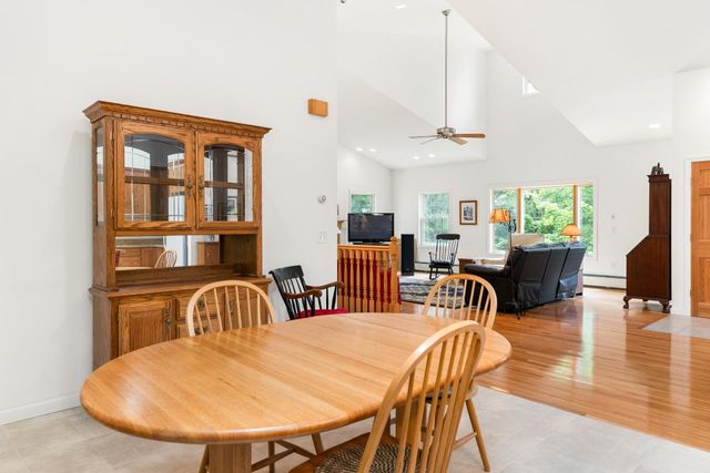 263 Barrett Road, New London, NH 03257