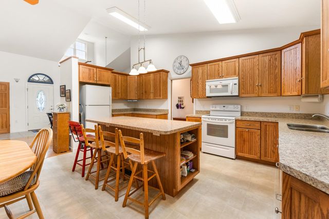 263 Barrett Road, New London, NH 03257