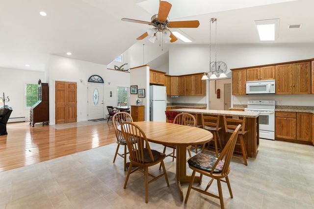 263 Barrett Road, New London, NH 03257