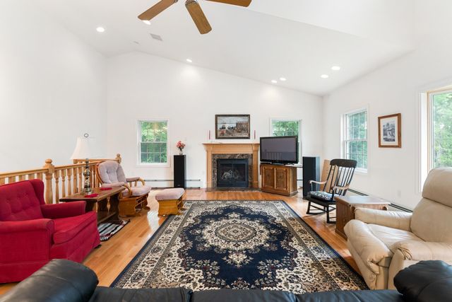 263 Barrett Road, New London, NH 03257