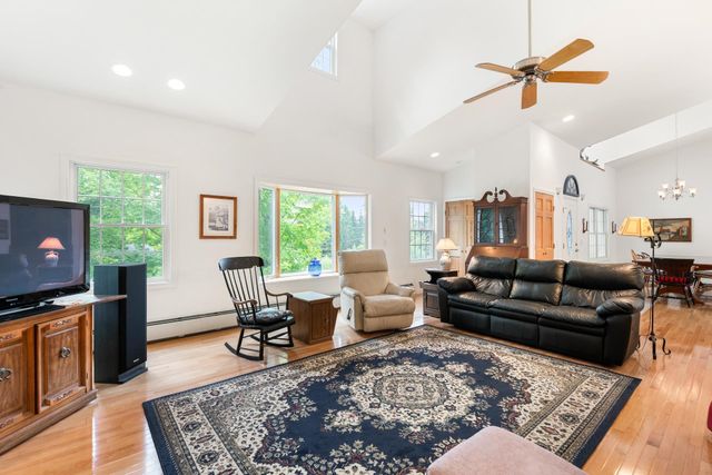 263 Barrett Road, New London, NH 03257