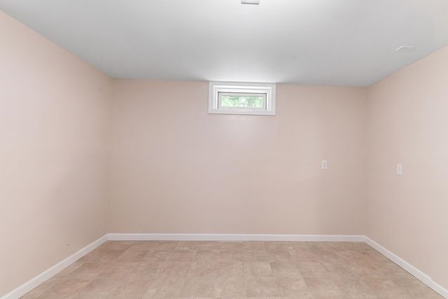 263 Barrett Road, New London, NH 03257