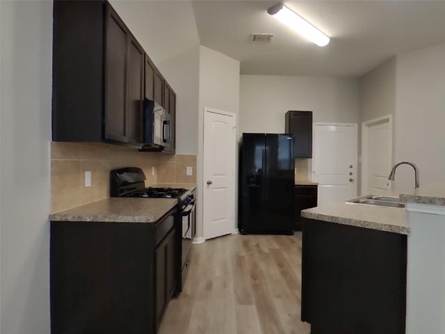 12850 Spruce Circle, Tomball, TX 77375