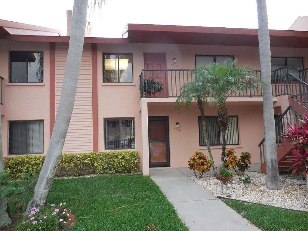 7752 EAGLE CREEK DRIVE 7752, Sarasota, FL 34243