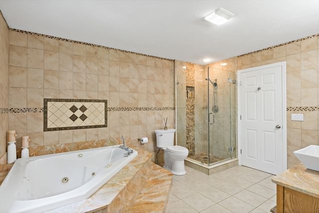 1084 Laurel St, Fall River, MA 02721