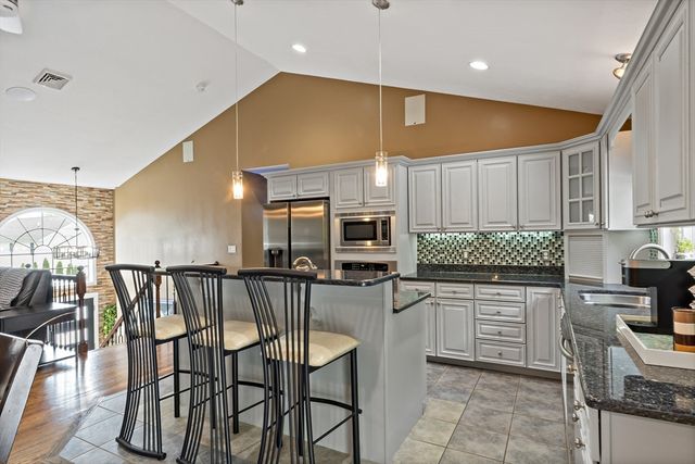 1084 Laurel St, Fall River, MA 02721