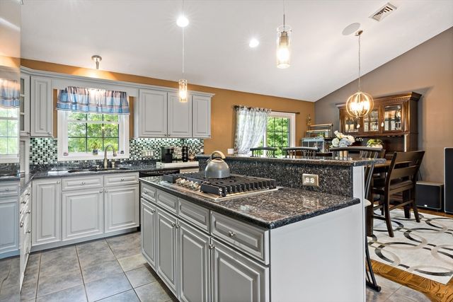 1084 Laurel St, Fall River, MA 02721