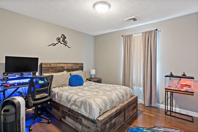 1084 Laurel St, Fall River, MA 02721