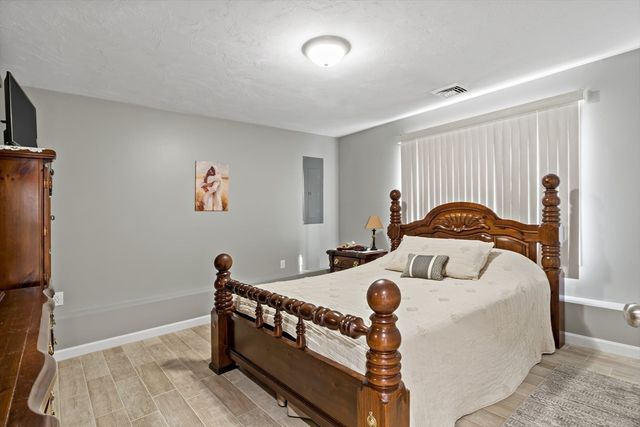 1084 Laurel St, Fall River, MA 02721