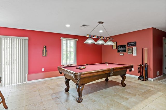 1084 Laurel St, Fall River, MA 02721
