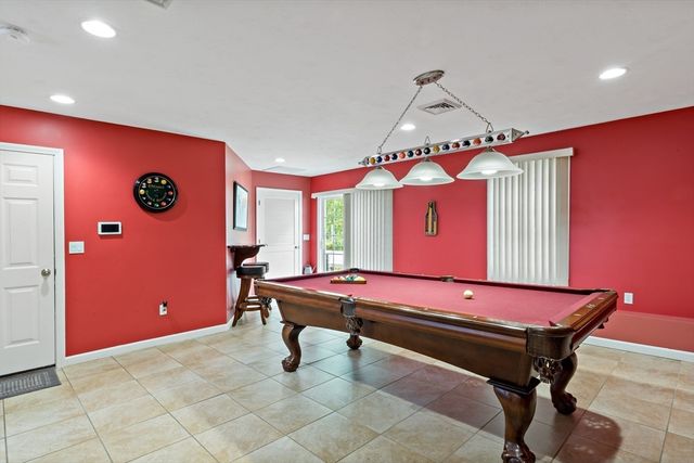1084 Laurel St, Fall River, MA 02721