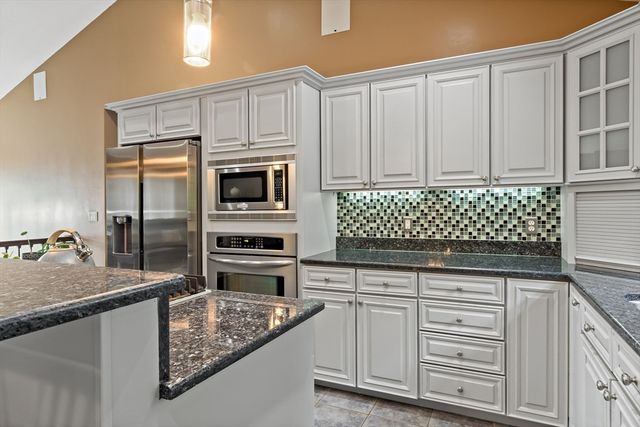 1084 Laurel St, Fall River, MA 02721
