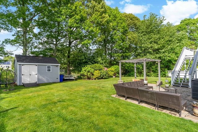1084 Laurel St, Fall River, MA 02721