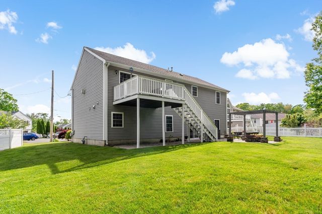 1084 Laurel St, Fall River, MA 02721