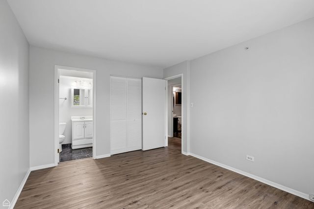 916 Casey Court 30-06, Schaumburg, IL 60173