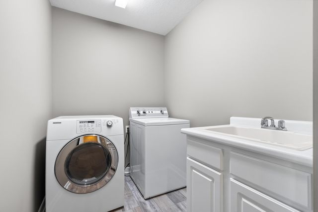 8514 Hathaway Road, Kalamazoo, MI 49009