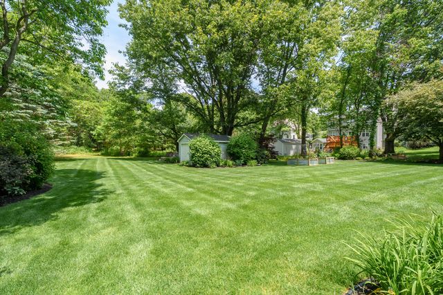 8514 Hathaway Road, Kalamazoo, MI 49009
