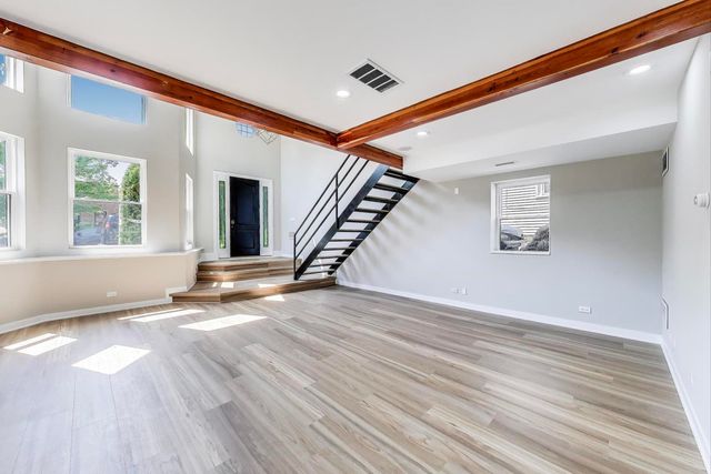 4305 N Mobile Avenue, Chicago, IL 60634