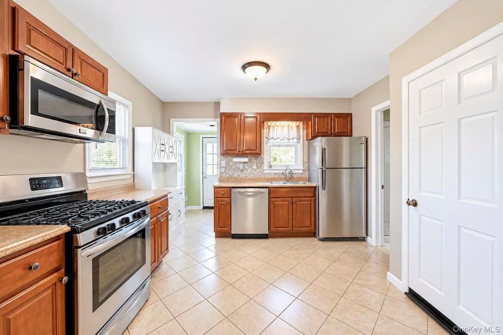 2930 Stevens Street, Oceanside, NY 11572 — photo 5