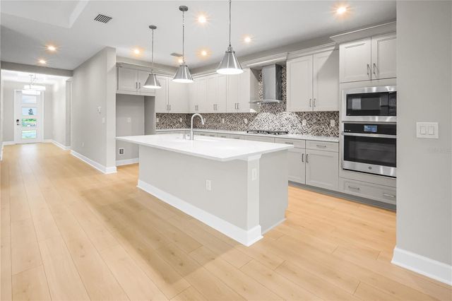 1620 BELLAGIO LOOP, Tavares, FL 32778