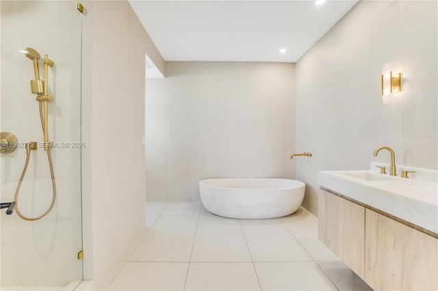 1865 S Ocean Dr 21C, Hallandale Beach, FL 33009