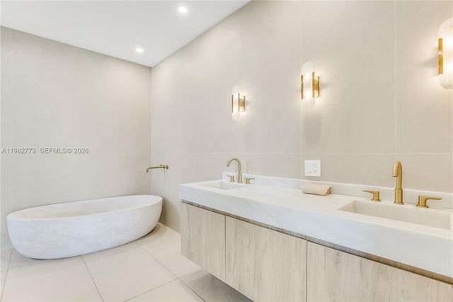 1865 S Ocean Dr 21C, Hallandale Beach, FL 33009