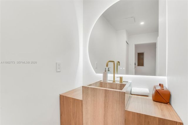 1865 S Ocean Dr 21C, Hallandale Beach, FL 33009