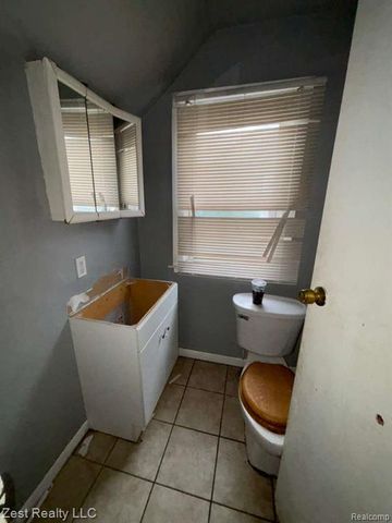 9206 Pinehurst Street, Detroit, MI 48204