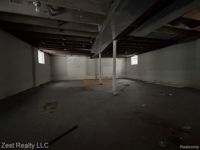 9206 Pinehurst Street, Detroit, MI 48204