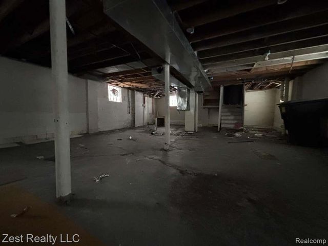 9206 Pinehurst Street, Detroit, MI 48204