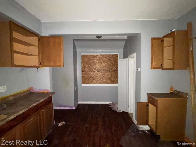 9206 Pinehurst Street, Detroit, MI 48204