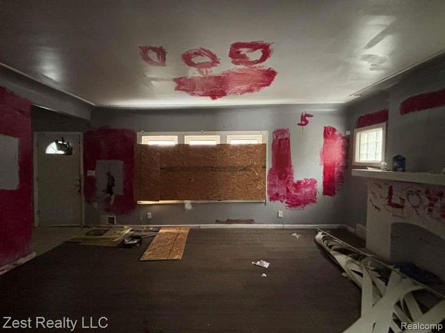 9206 Pinehurst Street, Detroit, MI 48204