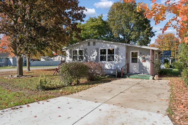 224 W Mcneil Street, Corunna, MI 48817