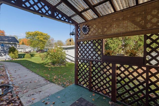 224 W Mcneil Street, Corunna, MI 48817