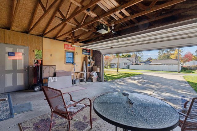 224 W Mcneil Street, Corunna, MI 48817