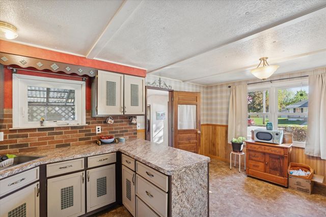 224 W Mcneil Street, Corunna, MI 48817