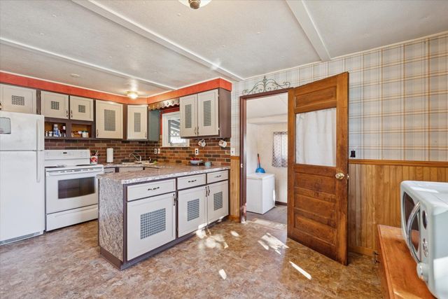 224 W Mcneil Street, Corunna, MI 48817