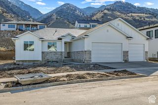 156 N SHERWOOD DR, Providence, UT 84332