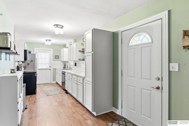 905 Hopkins Drive, Bellevue, NE 68005