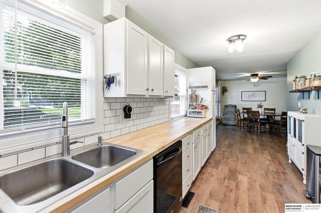 905 Hopkins Drive, Bellevue, NE 68005