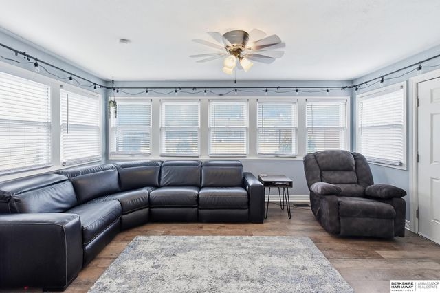 905 Hopkins Drive, Bellevue, NE 68005