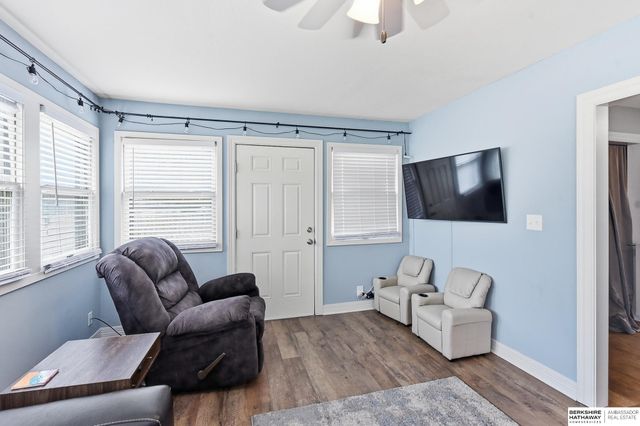 905 Hopkins Drive, Bellevue, NE 68005