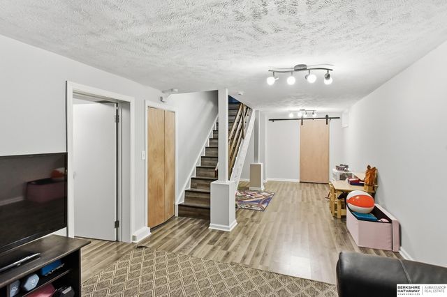 905 Hopkins Drive, Bellevue, NE 68005