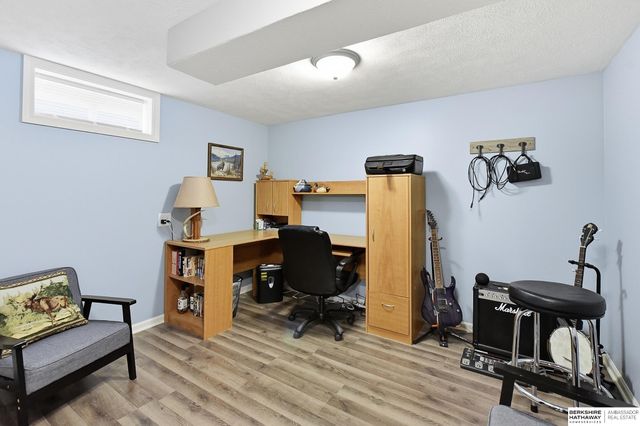 905 Hopkins Drive, Bellevue, NE 68005