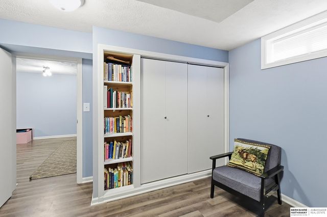 905 Hopkins Drive, Bellevue, NE 68005